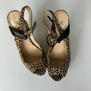 Sexy cheetah heel’s walking